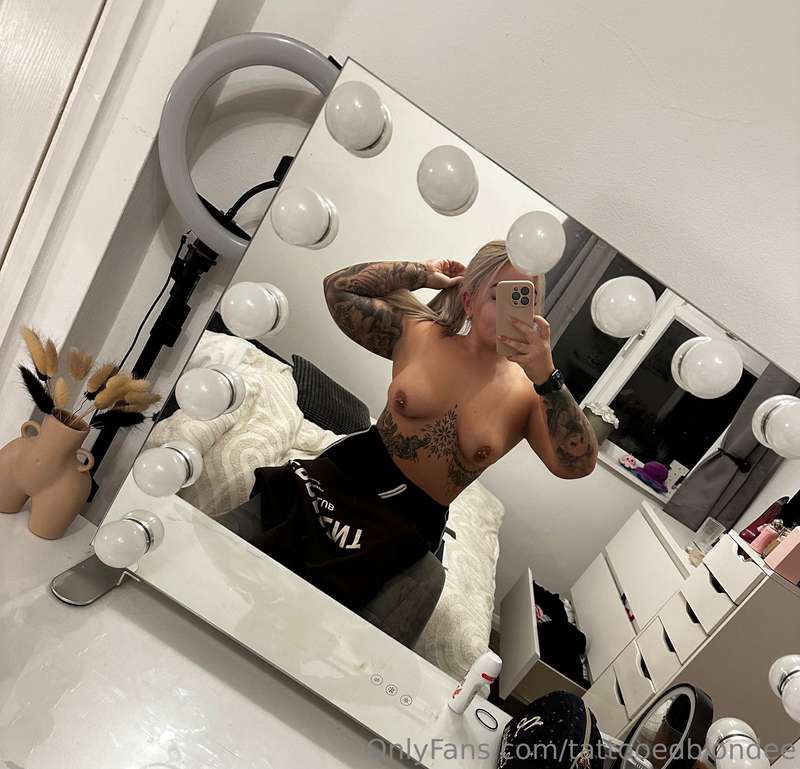 tattooedblondee