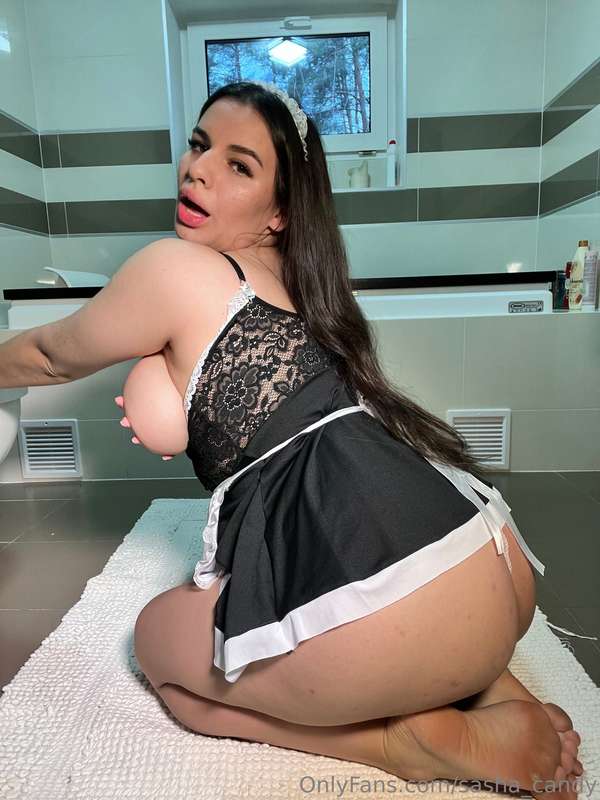 Would you like to do it right in the bathroom?😋