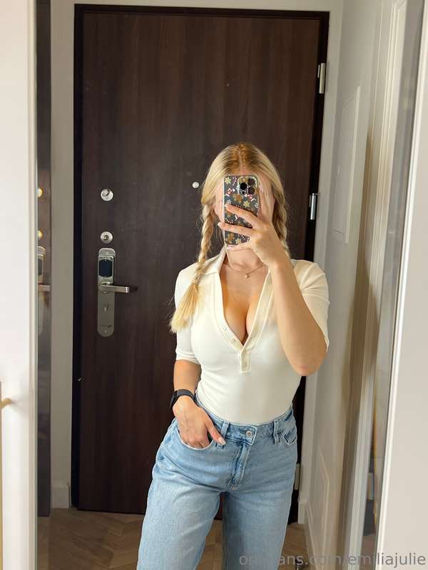 emiliajulie