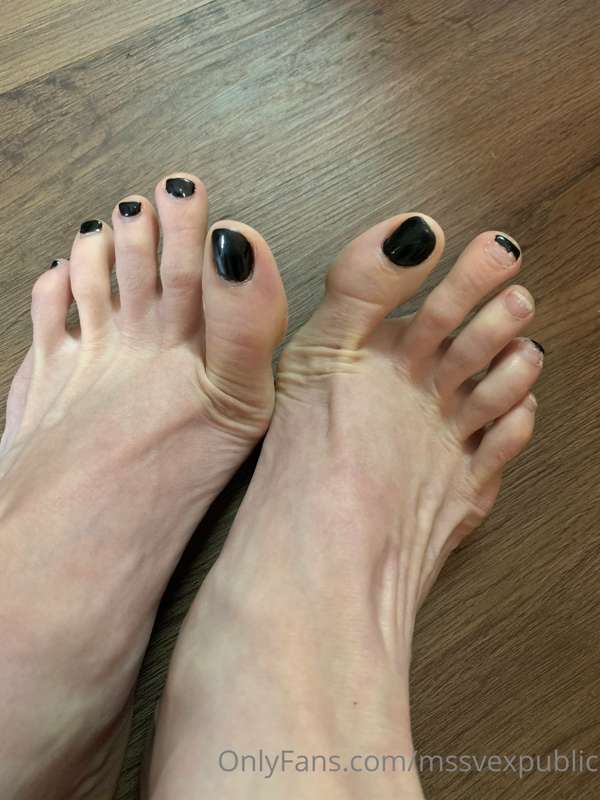 Come on over to my private OF page. Good sluts who pay for m..