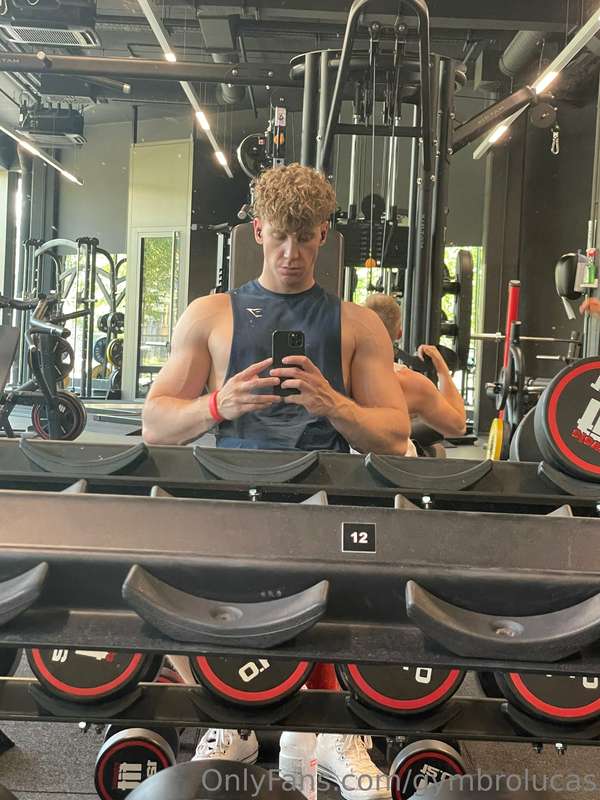 Gym almost empty. Want to join me in the locker room? 😜