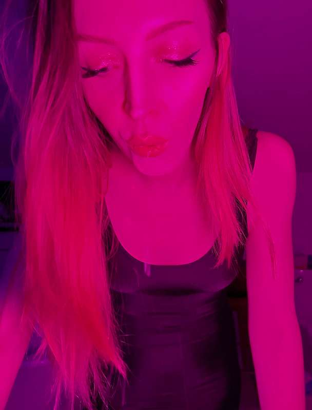 aliceinnude