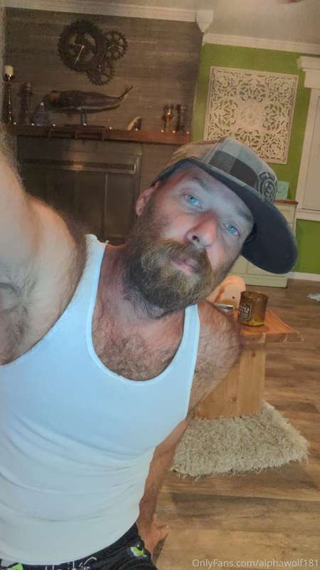 Going live to rub one out before bed if you want to join! 🐺