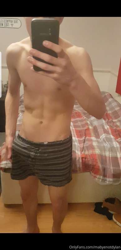Wanking in the mirror Waiting for someone to give an extra h..