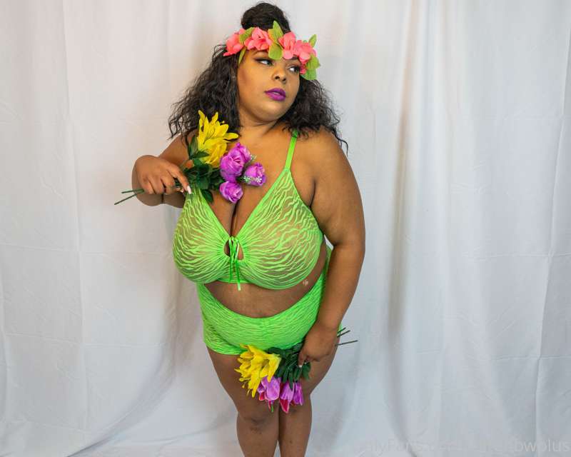 elitebbwplus image #0
