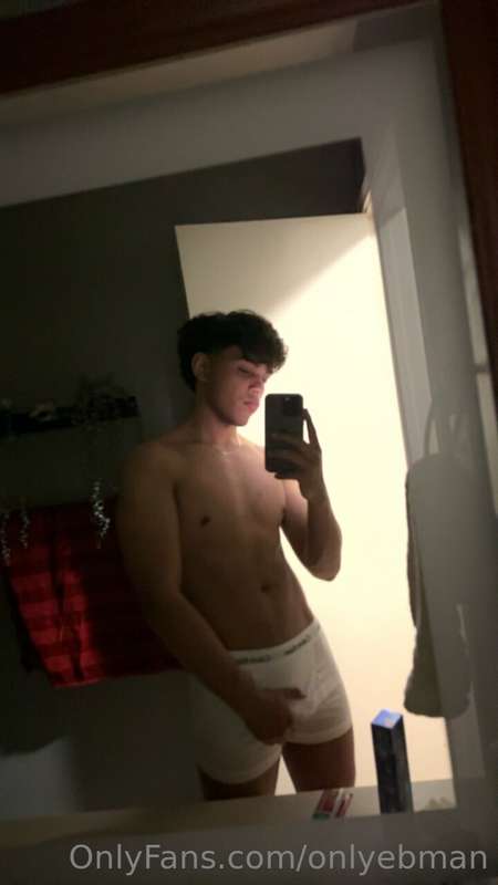 Welcome to my Onlyfans😁 
Make sure you guys check your dms:)