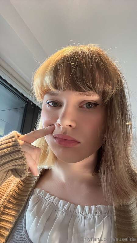 So uhmmm I’m like SUPER fucking horny rn…. So like… sexting ..
