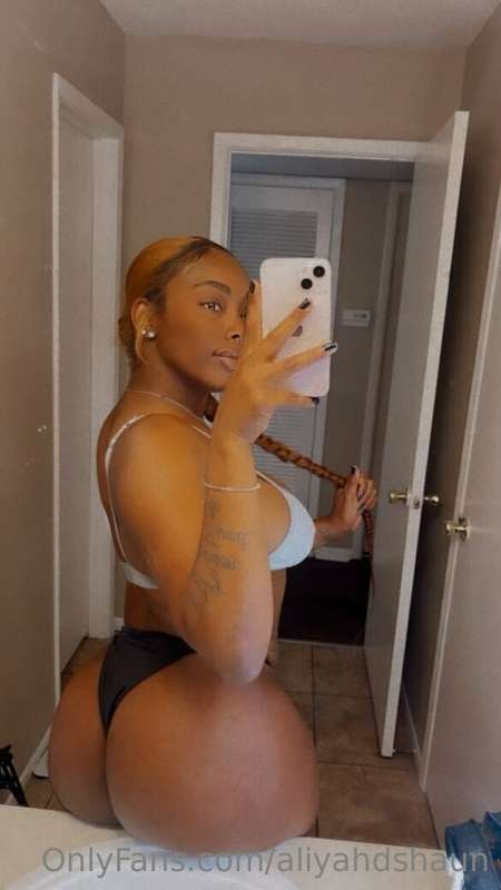 @infamous_256 Page is now FREE!!! 😍🤪💦🙈 Go subscribe and see ..