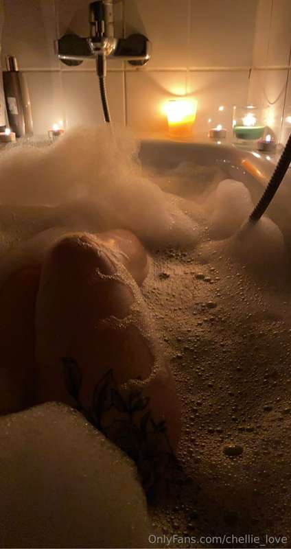 Guten Abend 💋 
Bin gerade heiß baden und danach werde ich es..