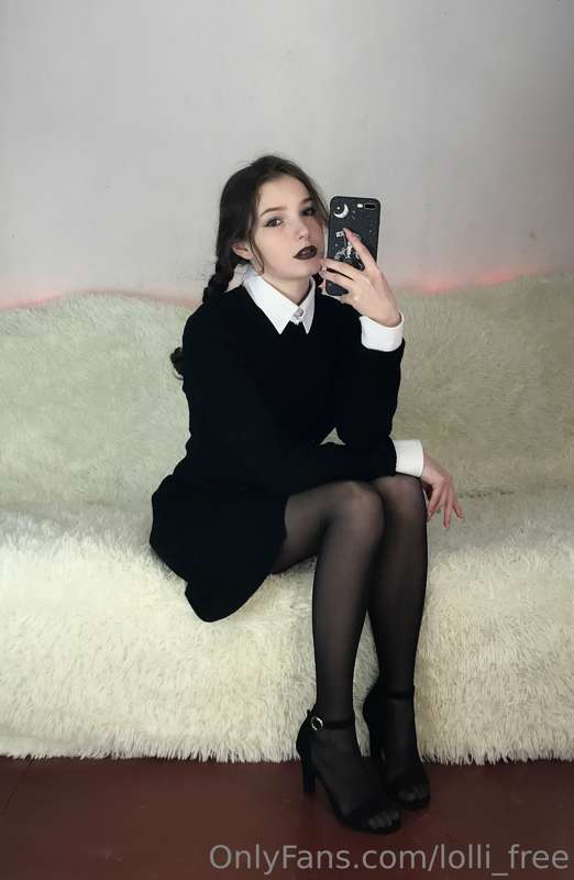full set cosplay Wednesday Addams 👻😈🥵 nsfw