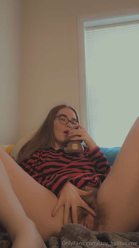 izzy_hellbourne image #4