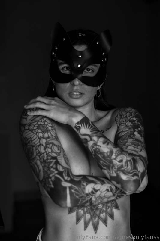 Do you prefer an innocent submissive or a naughty one? I'm r..