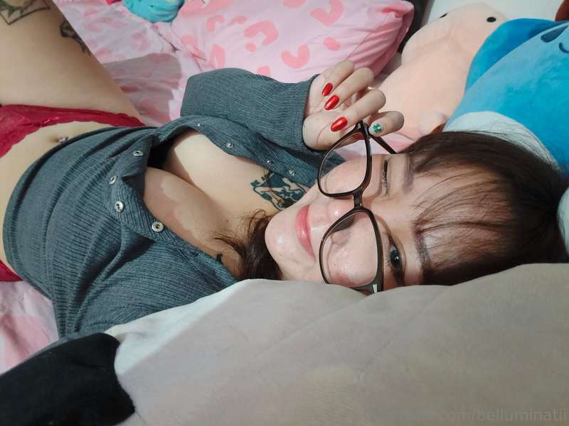 can we hold hands while you’re inside me ? :>