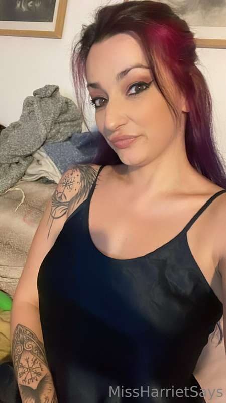Did you know that when I sext I’m always 100% live? Live vid..