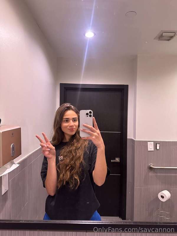 ✌🏼💋