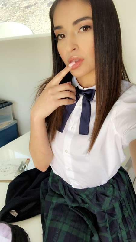 Photo 46 of Emily Willis on Tocromo