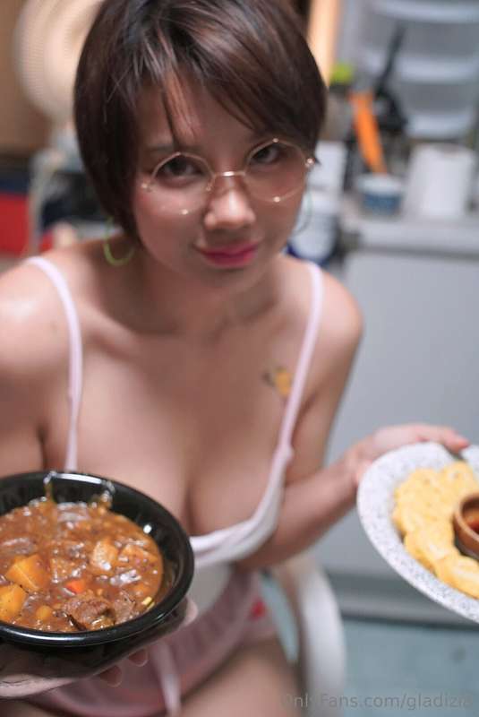 gladizia image #11