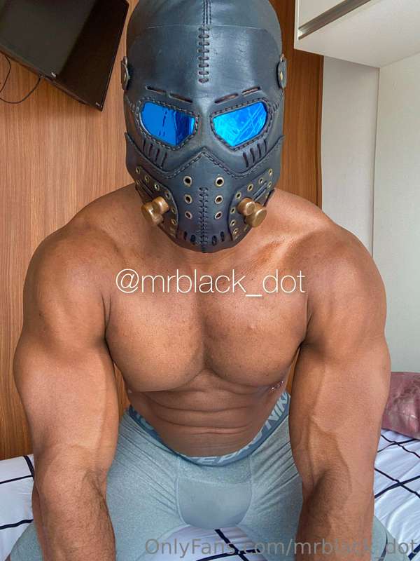 mrblack_dot