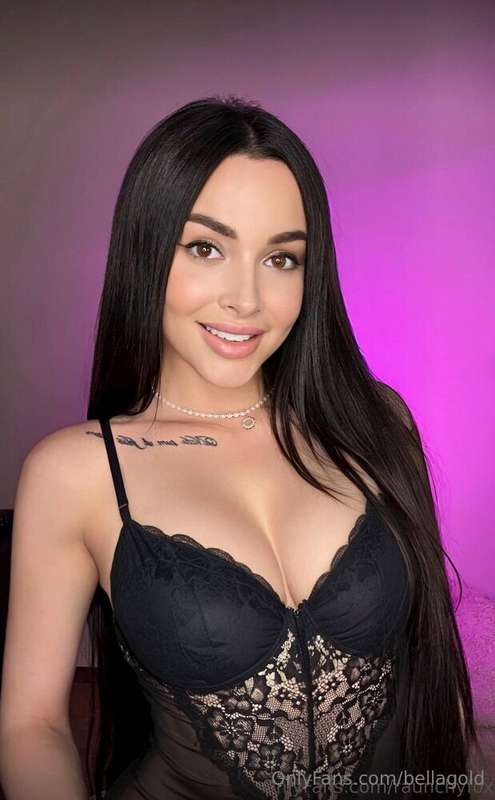 GIRL OF YOUR DREAM 😍 @raunchyfoxSHE WOULD LOVE TO FILL HER H..