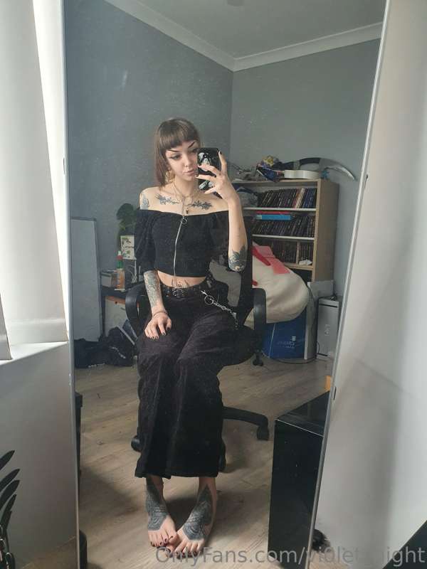 Need a slave to come clean my mirror