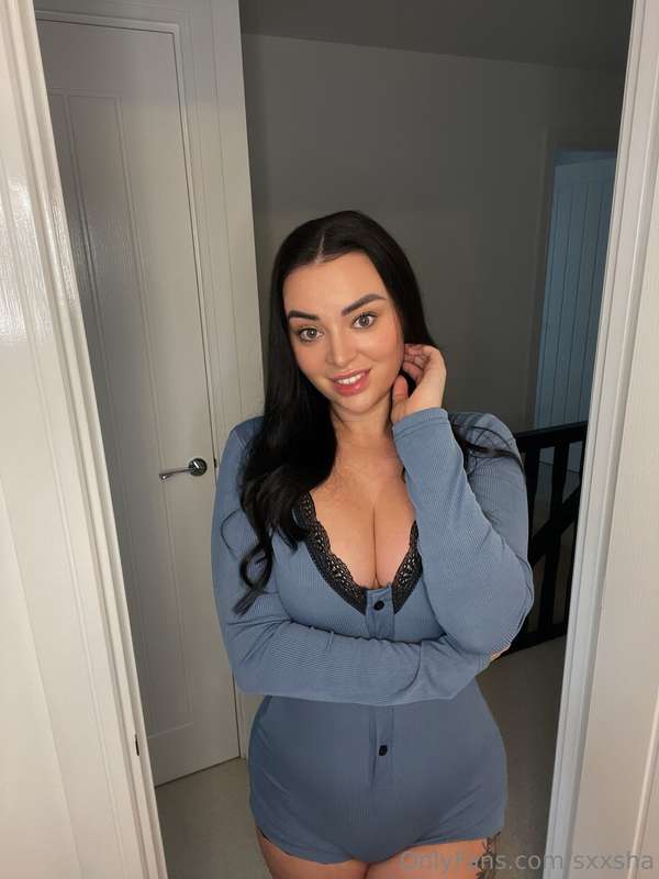 Happy Friday 🤍