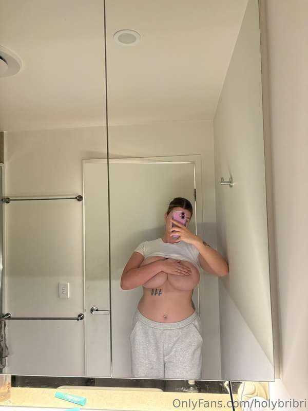 Care to give me a hand with this top? 🤭