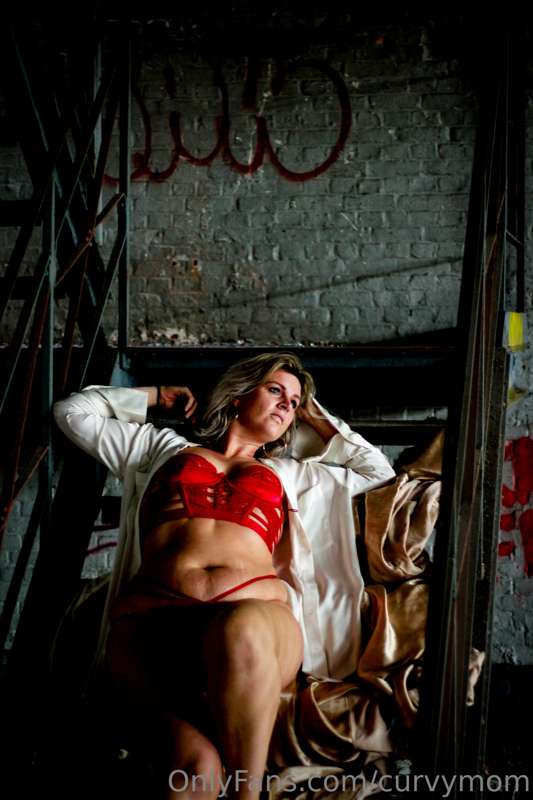 Urbex 😍

Https://onlyfans.com/thecurvymom