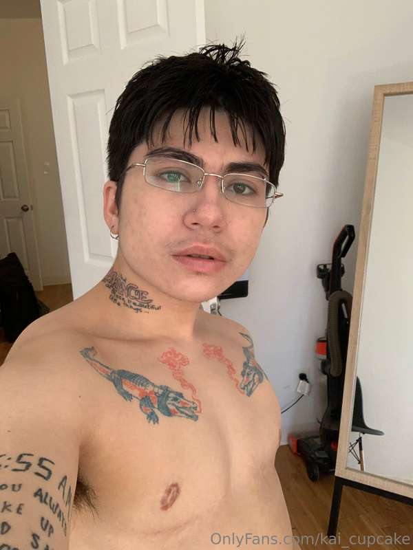 Tell me I'm your dream boy 🌈
