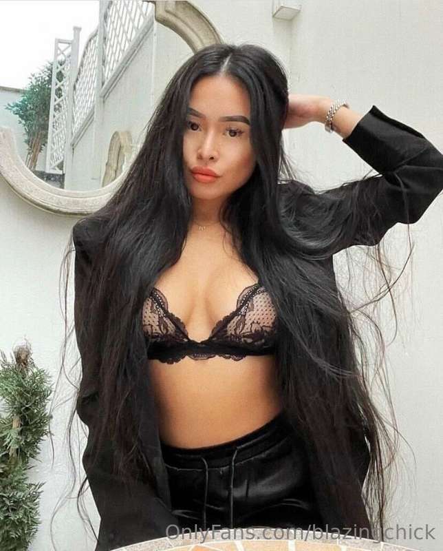 Go follow this sexy babe💦🔥🌶️ https://onlyfans.com/myvippage