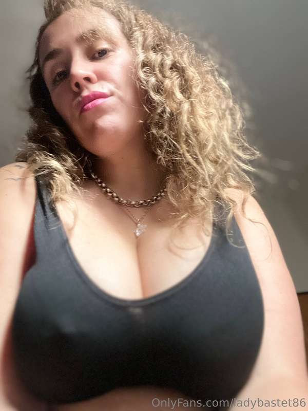 💞 Just imagine them pressed against you… slow, warm, and des..