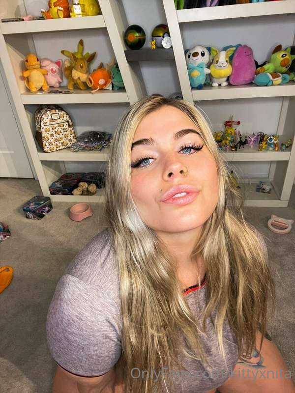When my stepdaughter fucks her BOY toys she loves to record ..