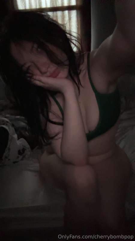 good morning guys, it’s rainy and gross out today :((
