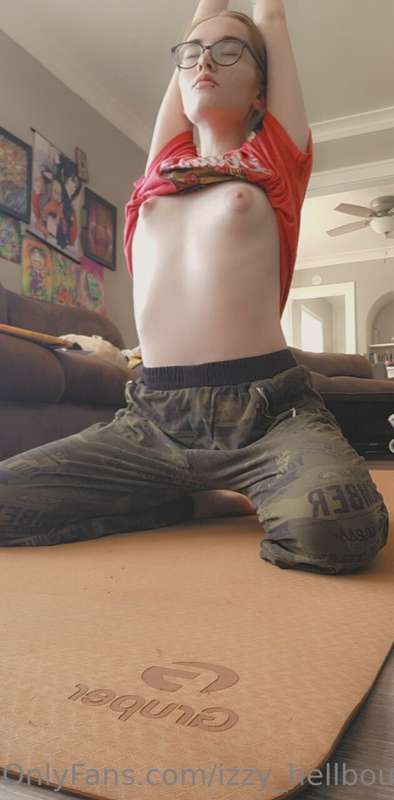 izzy_hellbourne image #0