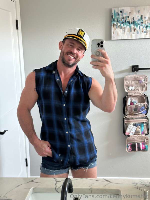 My smile looks sweet… but my body is aching to be naughty 🥵