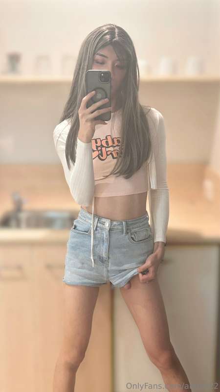 Next door femboy vibe