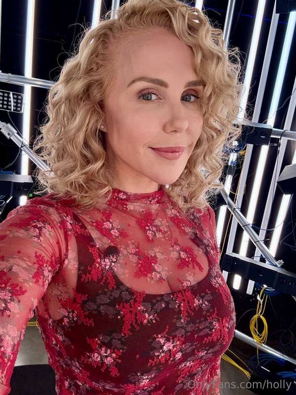 Just me, feeling pretty and wanting to share it with you 😘 I..