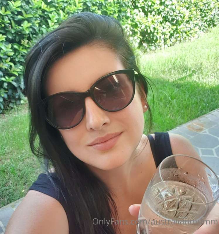 UGH, Mondays ... lucky bubbles fix EVERYTHING!!

Have a fab ..