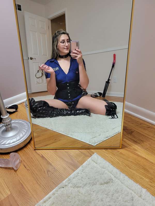 Remember that cop custom content I promised?🤭 Still a little..