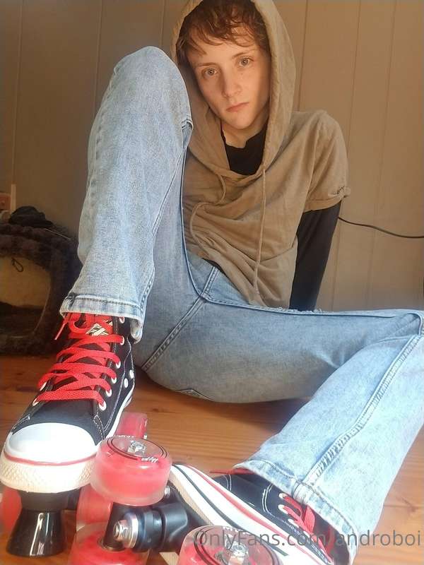 Could I be a sk8rboi? 😘🥰😜