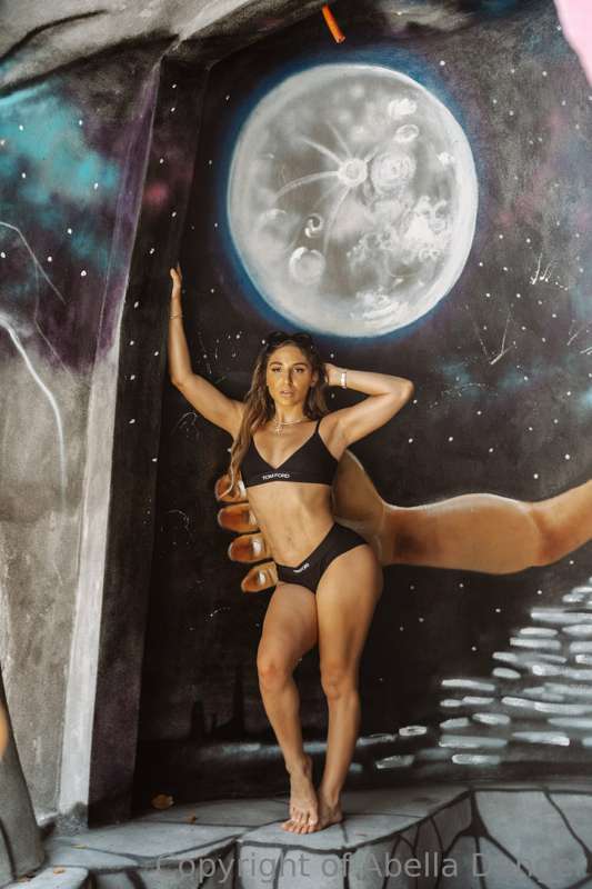 Foto 69 de Abella Danger en Tocromo