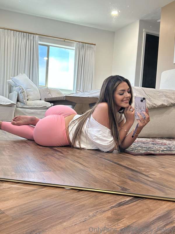 go sub to @haleynoppv to see TONS of my content for free!! 🥰