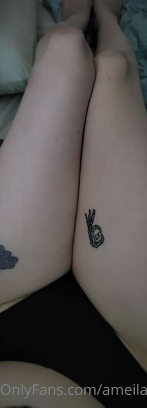 Plush thighs ripe for laying on.....and crushing heads~