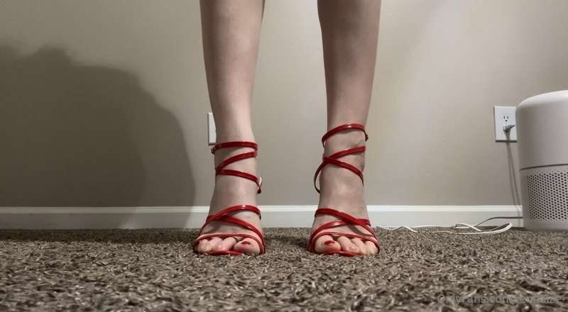 One of my lovely subscribers sent me these super pretty red ..