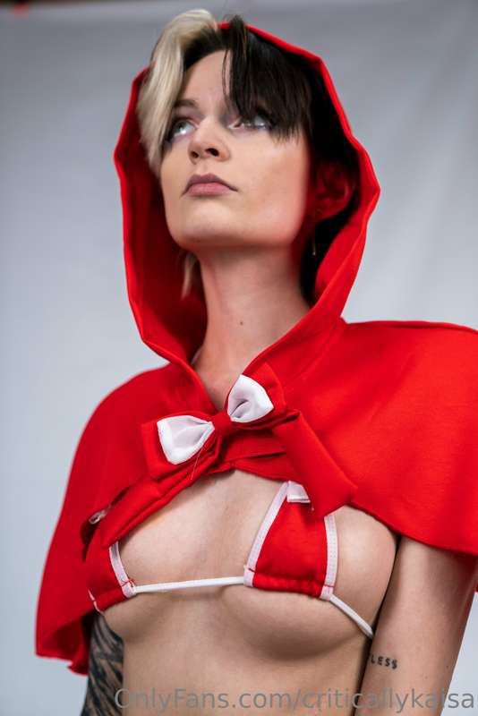 criticallykaisa image #1