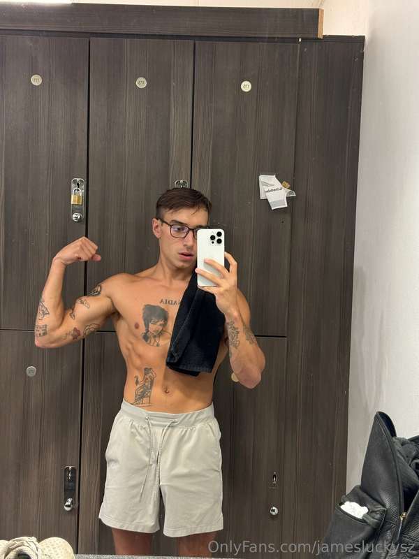 jamesluckysz