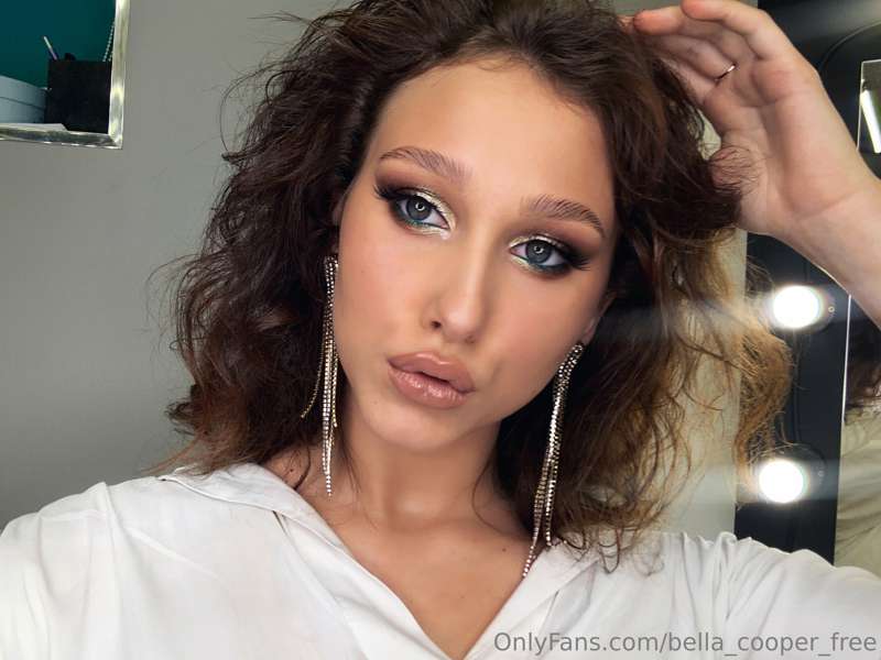 Hello my dears! Today I was painted by my favorite makeup ar..