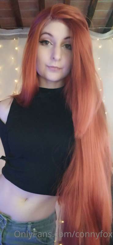 Call me, beep me! Unlock for 26 Kim selfies!