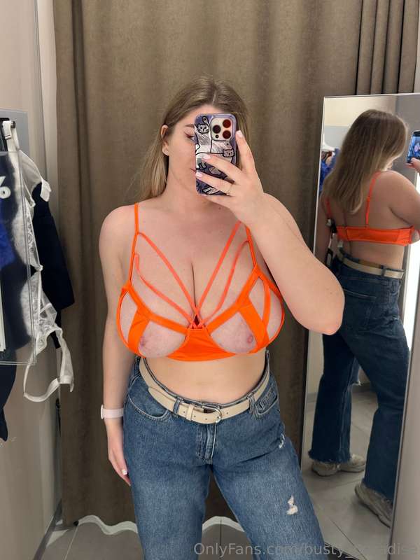 busty_paradise