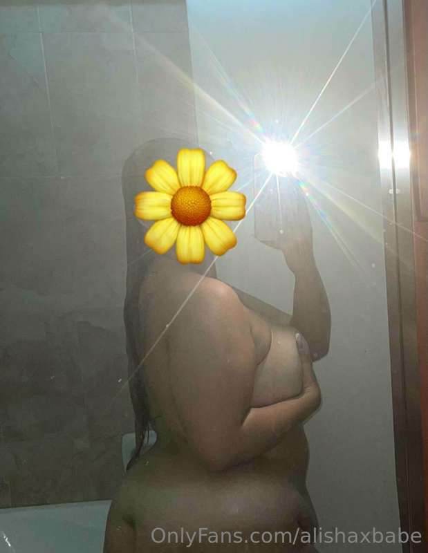 Hot Shower🥵🔥💦