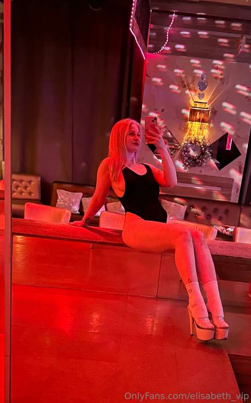 Nagyon szeretek stripperként dolgozni! 🤗🤗